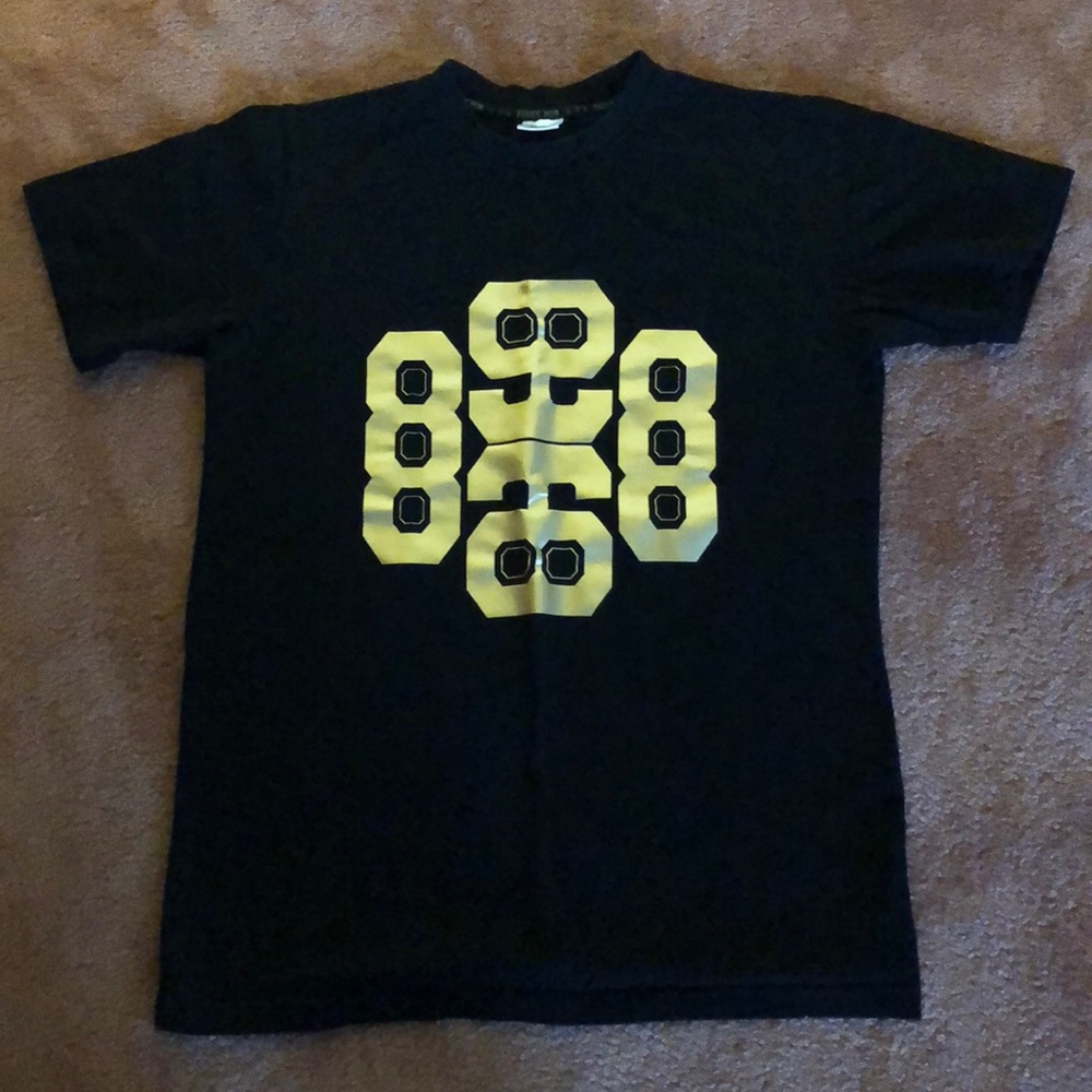 black t shirt